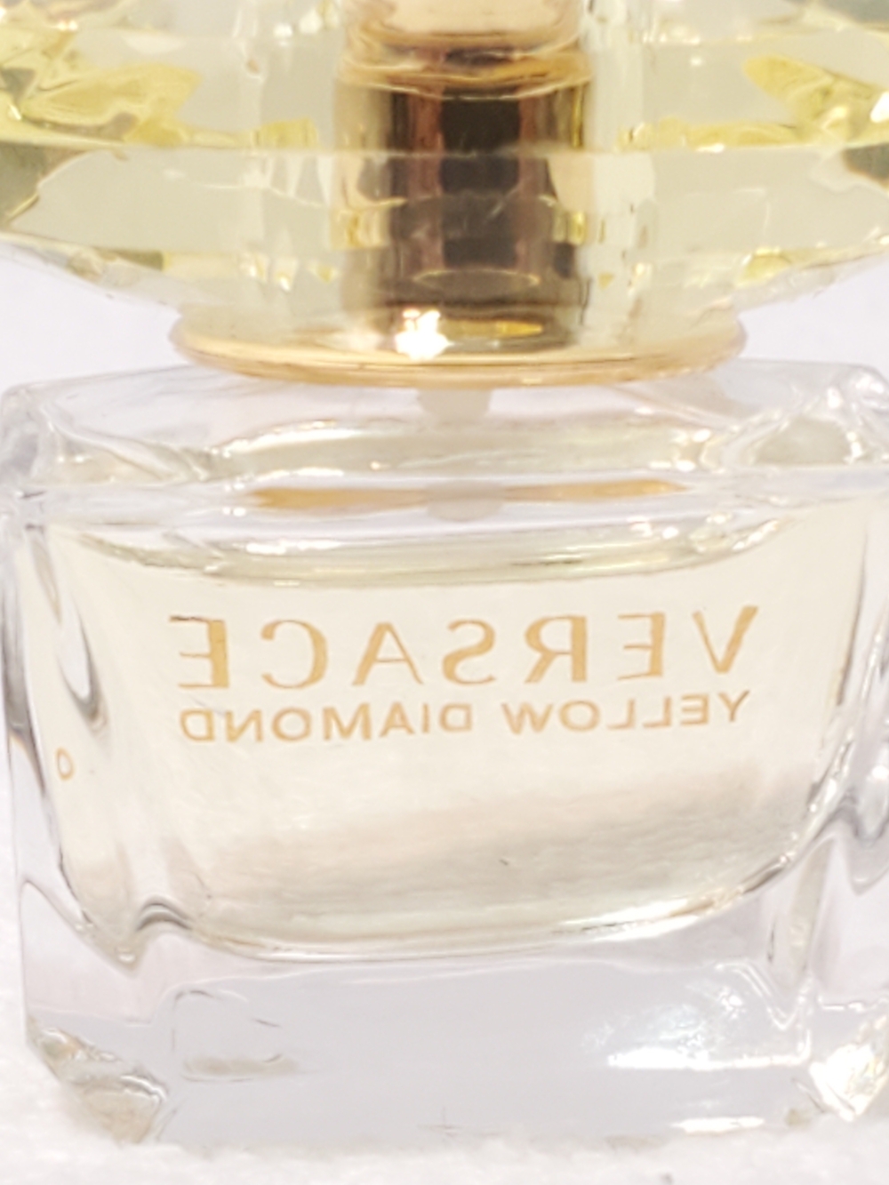 Versace Yellow Diamond Eau de Toilette Spray for Women 0.17 oz / 5ml Mini Splash - Picture 3 of 4
